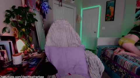 Violet Weatherbee online show from December 22, 2024, 2:28 am