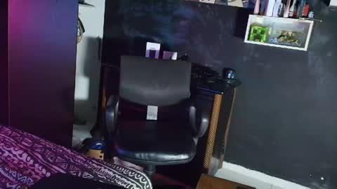 vega_santorini online show from April 22, 2026, 2:47 am