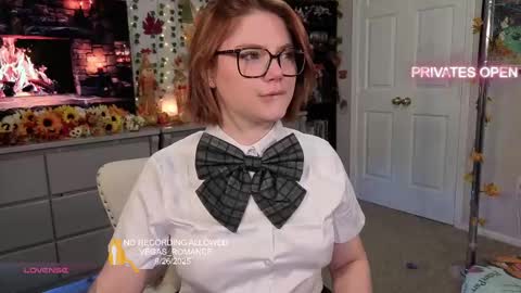 vegas_romance online show from September 27, 2025, 12:04 am