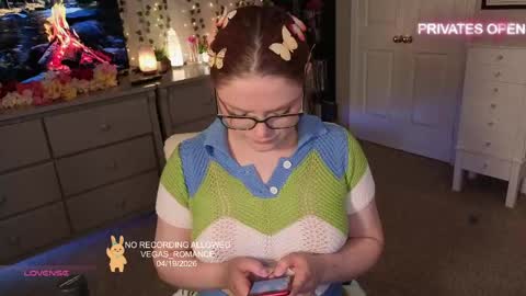 vegas_romance online show from April 20, 2026, 2:03 am