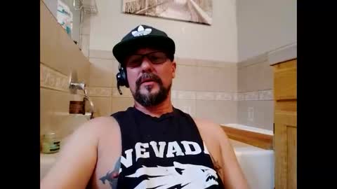 Snapshot of vegasdadbod chatting on January 11, 2026, 9:53 pm vegasdadbod online show from January 11, 2026, 9:53 pm