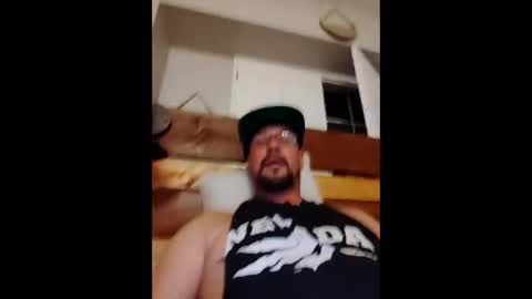 Snapshot of vegasdadbod chatting on May 7, 2026, 8:42 am vegasdadbod online show from May 7, 2026, 8:42 am