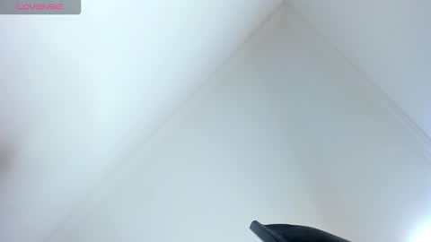 velez_isa online show from February 12, 2026, 7:42 pm