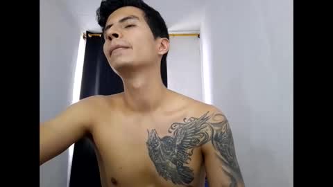 velk_hot1 online show from December 23, 2024, 7:30 pm