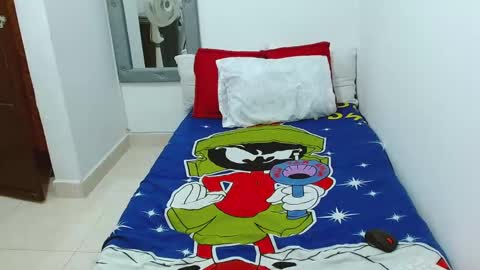 velk_hot1 online show from November 26, 2025, 11:33 am