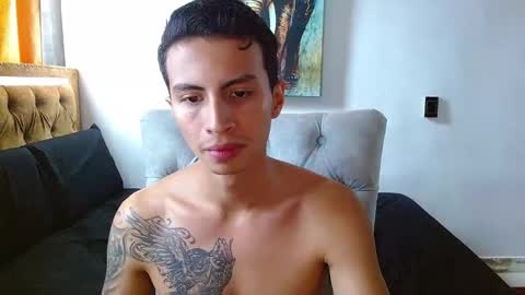 velk_hot1 online show from March 26, 2026, 1:28 pm