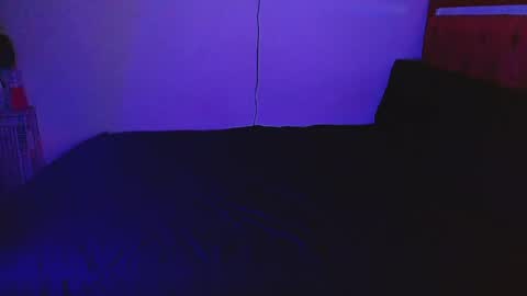 velk_hot1 online show from April 22, 2026, 9:38 pm