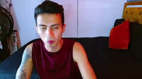 Snapshot of velk_hot1 chatting on May 16, 2026, 3:33 pm velk_hot1 online show from May 16, 2026, 3:33 pm