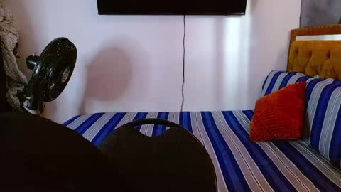 Snapshot of velk_hot1 chatting on June 3, 2026, 7:08 pm velk_hot1 online show from June 3, 2026, 7:08 pm