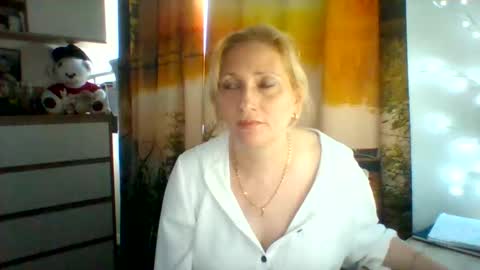 velka_raspberry online show from May 25, 2026, 9:15 am
