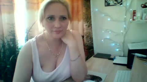 Snapshot of velka_raspberry chatting on July 9, 2026, 5:17 pm velka_raspberry online show from July 9, 2026, 5:17 pm