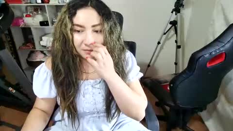 Snapshot of vellarossa chatting on April 28, 2026, 4:39 am Im VelaI will be Christmas and New Year with my family December 22 to January 13 I will miss you guys. online show from April 28, 2026, 4:39 am