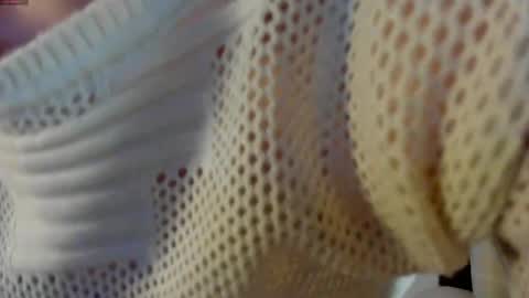 velvet_00 online show from April 26, 2026, 8:23 am