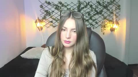 Snapshot of velvet__moon chatting on March 24, 2026, 12:15 am Sophi online show from March 24, 2026, 12:15 am