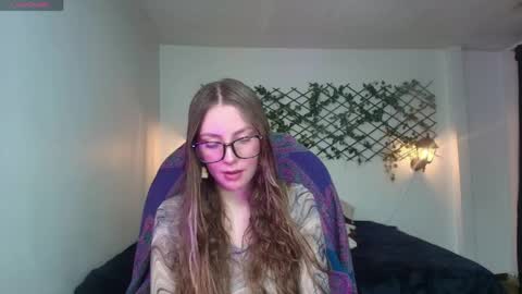Snapshot of velvet__moon chatting on March 31, 2026, 11:49 pm Sophi online show from March 31, 2026, 11:49 pm