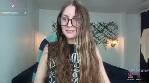 Snapshot of velvet__moon chatting on April 5, 2026, 12:08 am Sophi online show from April 5, 2026, 12:08 am