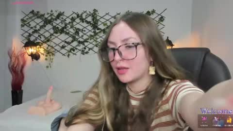 Snapshot of velvet__moon chatting on April 23, 2026, 12:23 am Sophi online show from April 23, 2026, 12:23 am