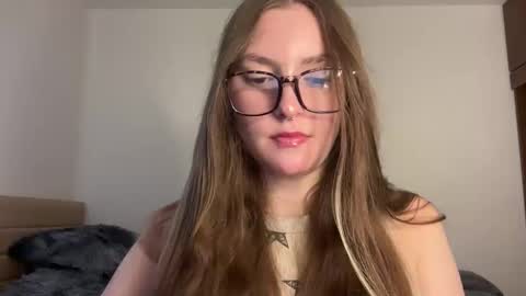 Snapshot of velvet__moon chatting on May 4, 2026, 9:55 pm Sophi online show from May 4, 2026, 9:55 pm