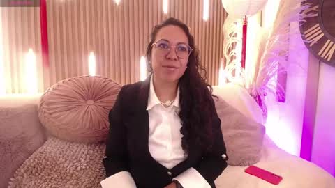 Snapshot of velvet_curly chatting on May 13, 2026, 12:35 pm Emma Curly online show from May 13, 2026, 12:35 pm