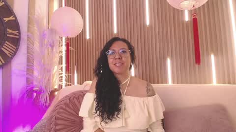 Snapshot of velvet_curly chatting on May 14, 2026, 12:23 pm Emma Curly online show from May 14, 2026, 12:23 pm
