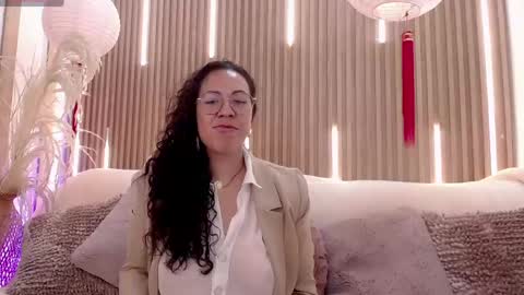 Snapshot of velvet_curly chatting on May 22, 2026, 12:33 pm Emma Curly online show from May 22, 2026, 12:33 pm