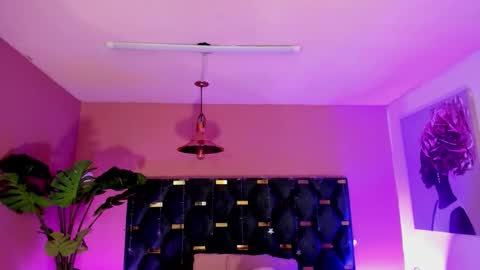 Isabella  online show from March 25, 2026, 12:11 pm