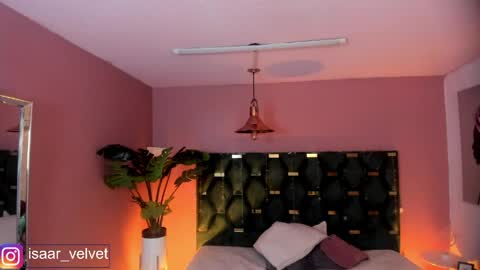 Isabella  online show from April 21, 2026, 11:38 am