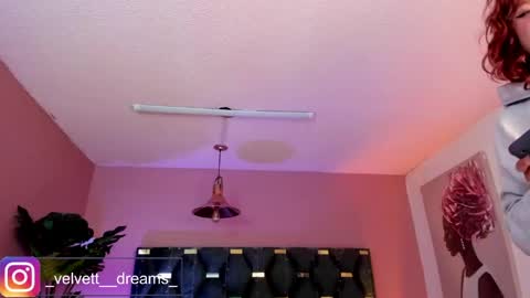 Isabella  online show from June 3, 2026, 2:33 pm
