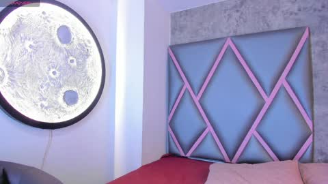 Stefany Y Diego online show from May 11, 2026, 4:04 pm