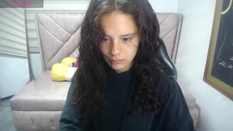 velvet_moon_v online show from September 9, 2025, 12:59 pm