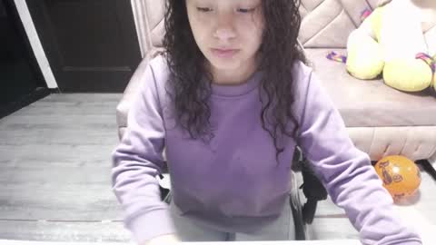 velvet_moon_v online show from October 22, 2025, 1:11 pm