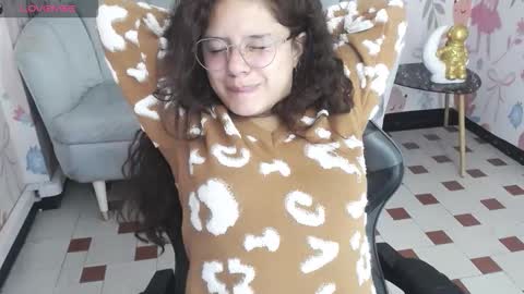 velvet_moon_v online show from March 14, 2026, 1:38 pm