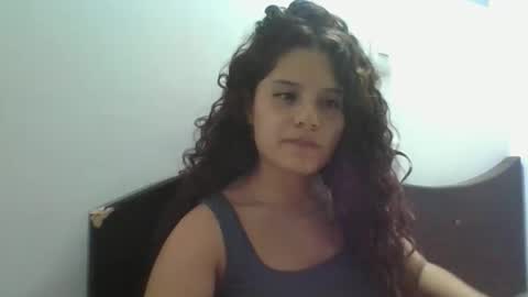 velvet_moon_v online show from April 9, 2026, 10:48 pm