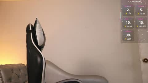 Snapshot of velvet_raze chatting on July 3, 2026, 12:44 pm Velvet online show from July 3, 2026, 12:44 pm