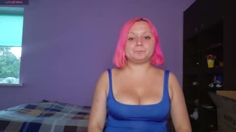Snapshot of velvet_rosse chatting on July 6, 2026, 3:03 pm Velvet Rosse online show from July 6, 2026, 3:03 pm