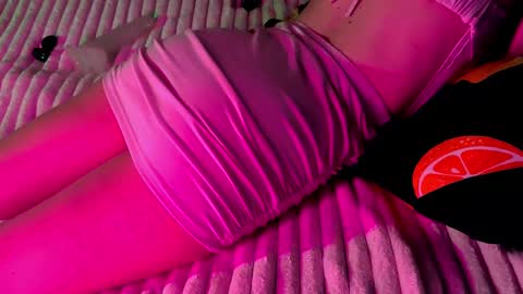 Snapshot of velvet_siren chatting on January 16, 2025, 9:51 pm Violet online show from January 16, 2025, 9:51 pm