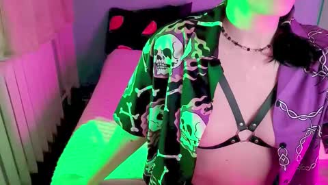 Snapshot of velvet_siren chatting on January 21, 2025, 6:23 pm Violet online show from January 21, 2025, 6:23 pm