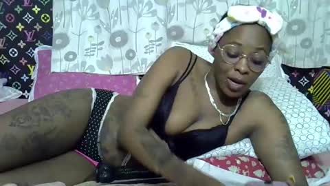 velvet online show from September 10, 2025, 9:15 pm