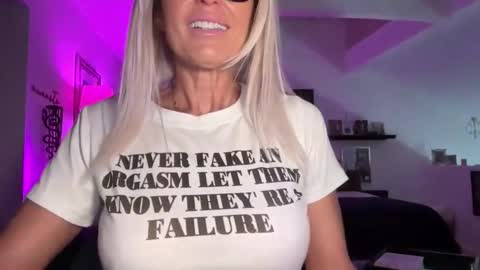 VelvetBarbie online show from March 31, 2026, 5:35 pm