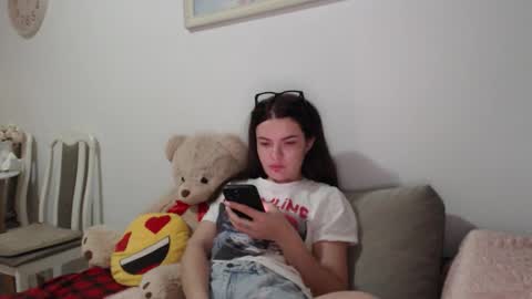 velvetmoon123 online show from December 18, 2025, 7:53 pm