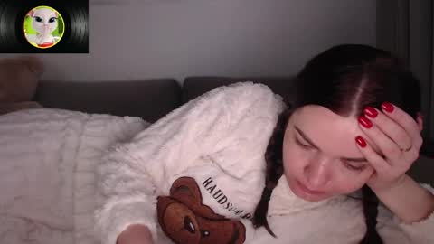 velvetmoon123 online show from February 5, 2026, 8:19 am