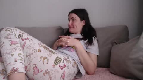 velvetmoon123 online show from February 18, 2026, 9:27 am