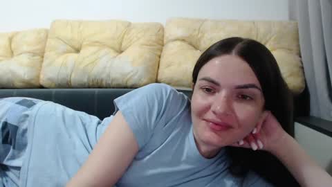 velvetmoon123 online show from April 17, 2026, 6:00 pm