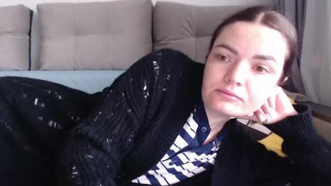 velvetmoon123 online show from April 20, 2026, 7:11 am