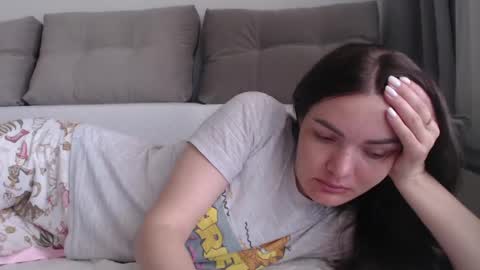 velvetmoon123 online show from April 21, 2026, 6:20 am