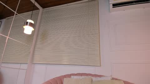 Velvet Nami online show from April 4, 2026, 12:02 pm