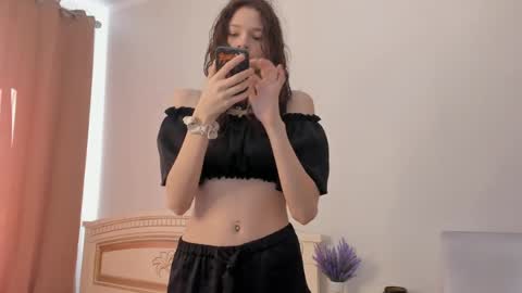 Kelly online show from April 12, 2026, 6:40 am