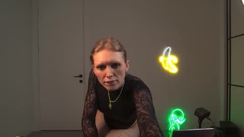 VelvetTGirl online show from March 28, 2026, 5:18 am