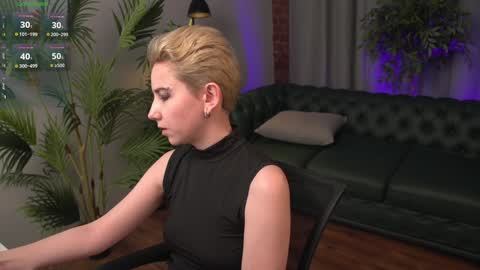 CLEOshort hair  TIna long hair  online show from January 14, 2025, 5:56 pm