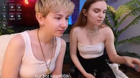 CLEOshort hair  TIna long hair  online show from February 26, 2025, 2:36 pm